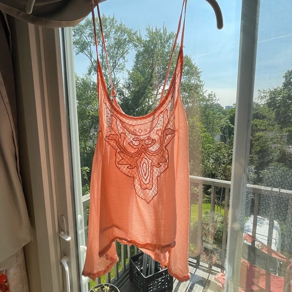 Boho Guess Top - Picture 2 of 5